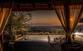 Khaya Ndlovu Safari Manor